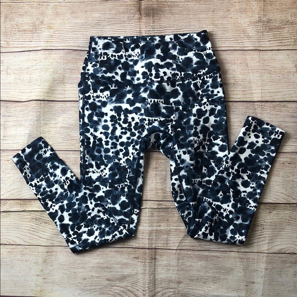 PRISMSPORT‎ Blue and White Patterned Leggings 💚